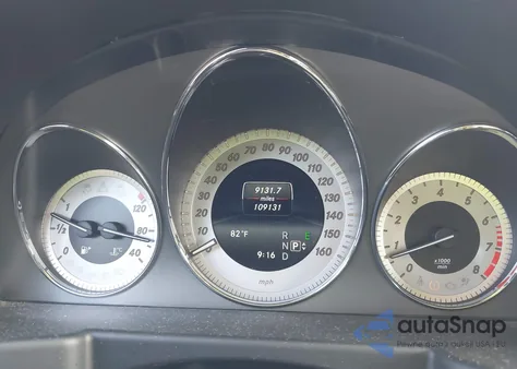 2015 Mercedes-Benz Glk 350 4Matic z USA, uszkodzony, nr VIN WDCGG8JB6FG435835